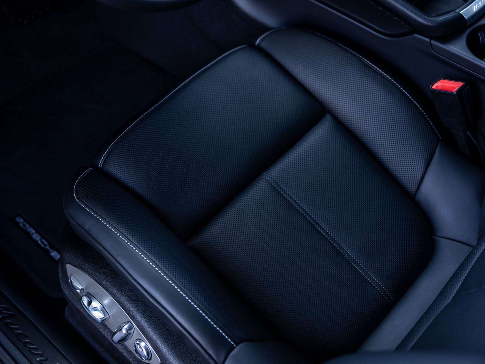 2026 Porsche Macan Macan T