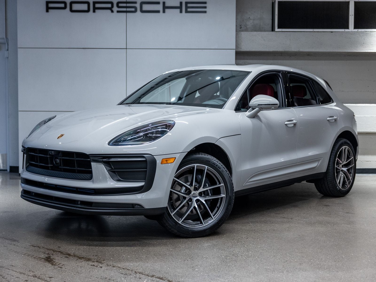 2026 Porsche Macan Base