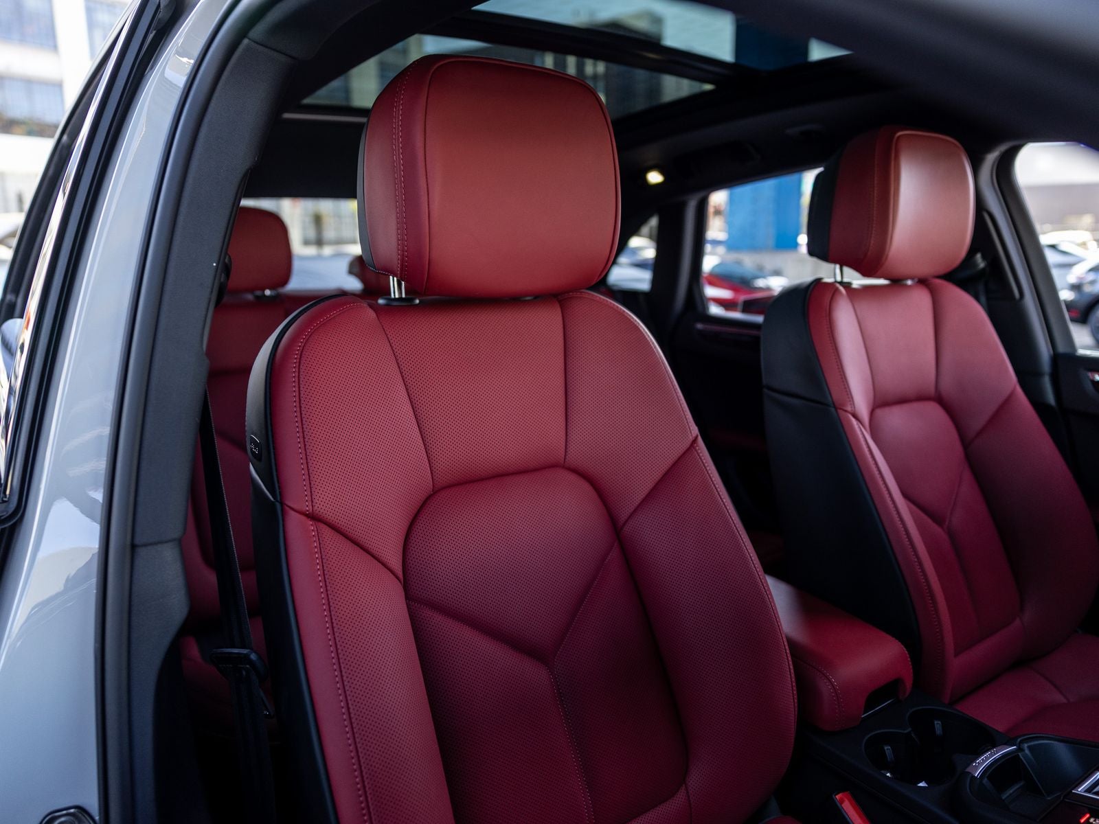 2026 Porsche Macan Base