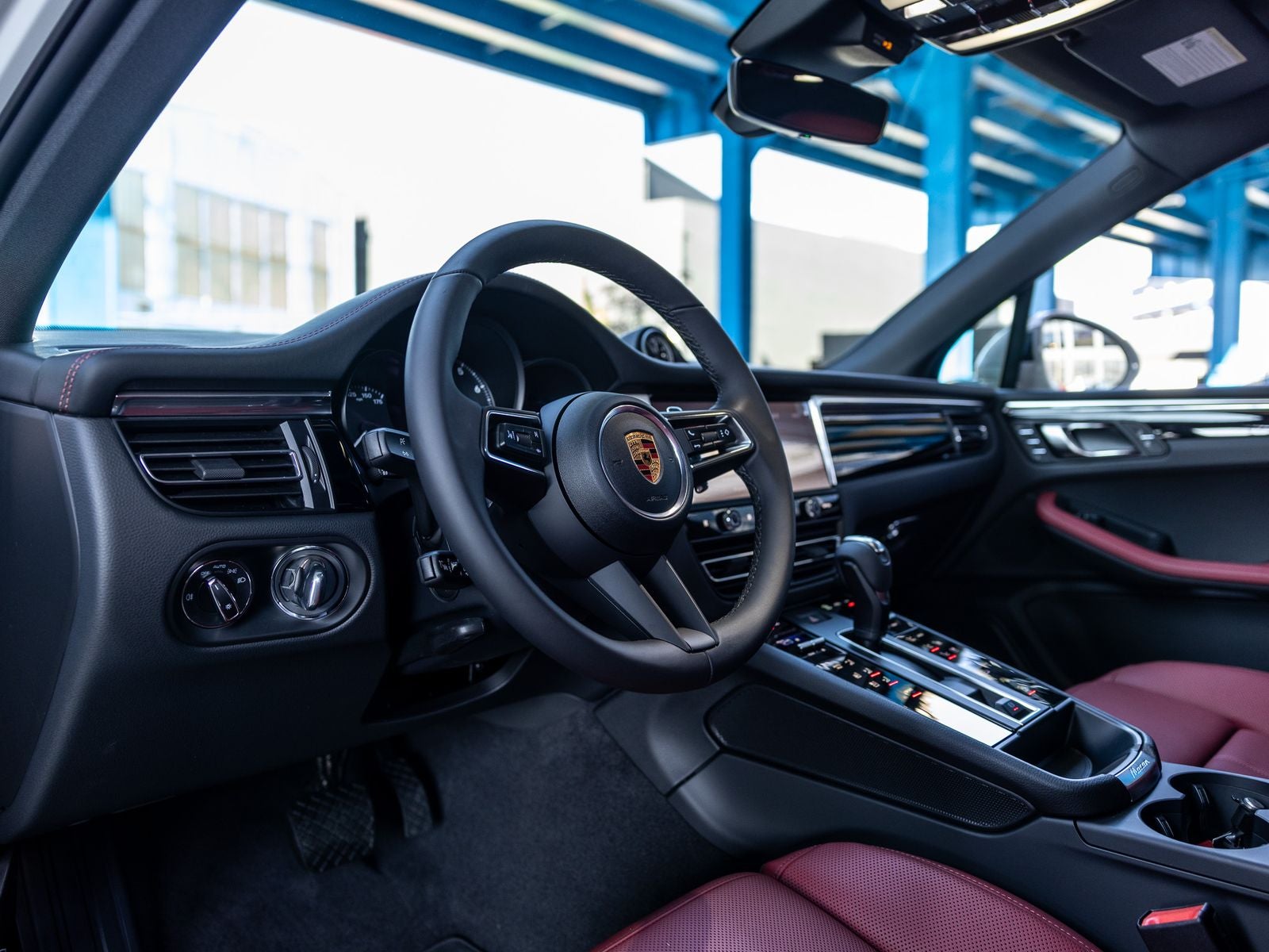 2026 Porsche Macan Base