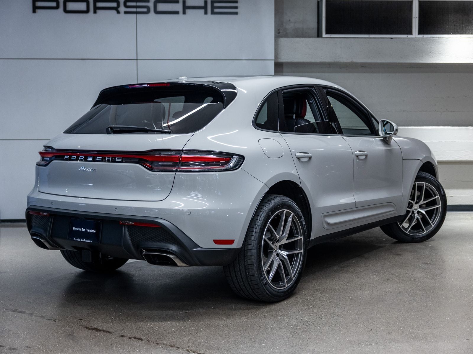 2026 Porsche Macan Base