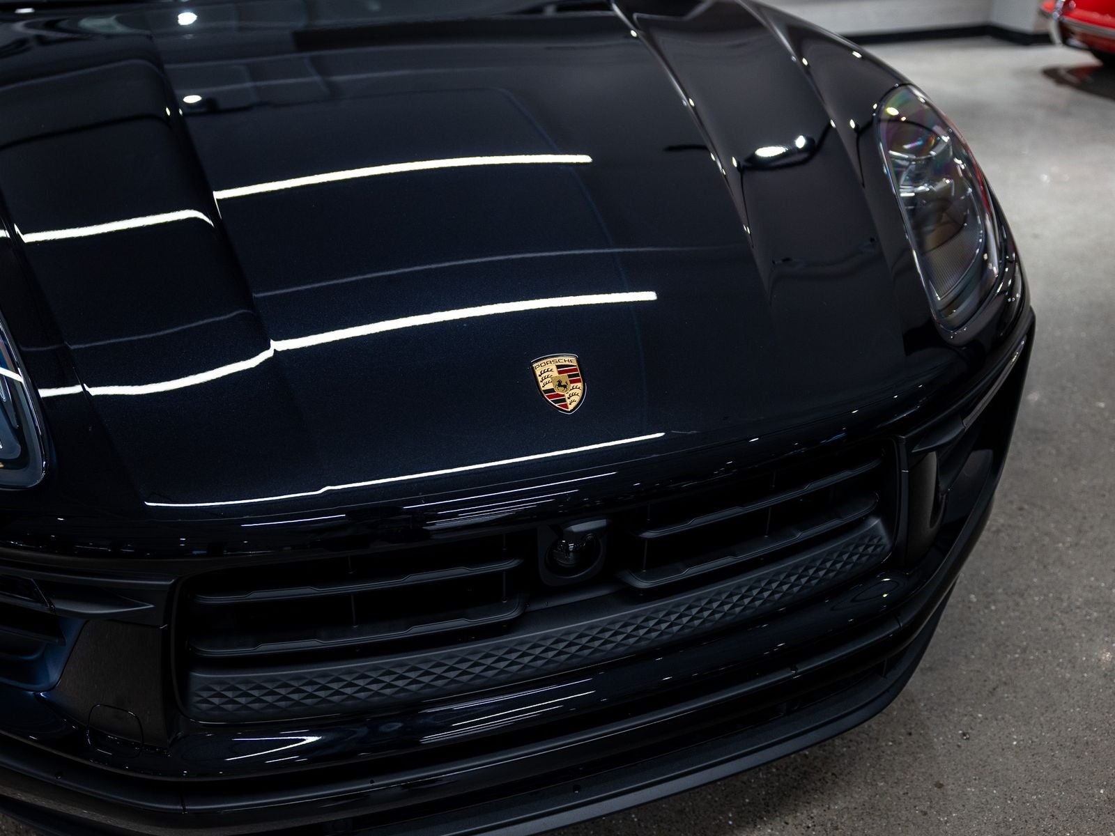 2026 Porsche Macan Base