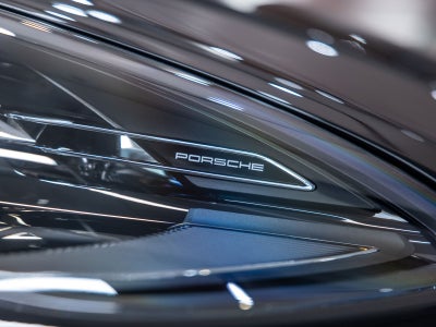 2026 Porsche Macan Base