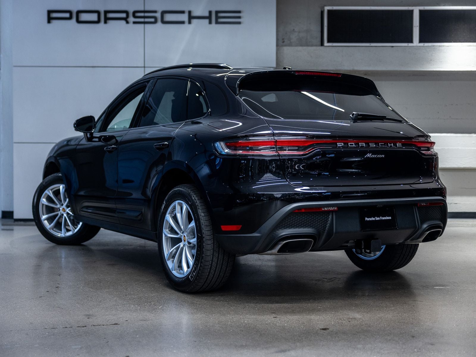 2026 Porsche Macan Base