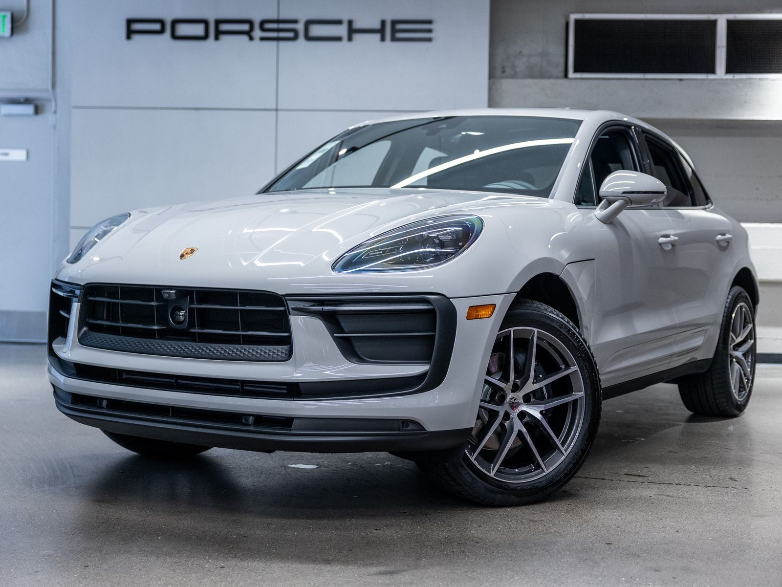 2026 Porsche Macan Base