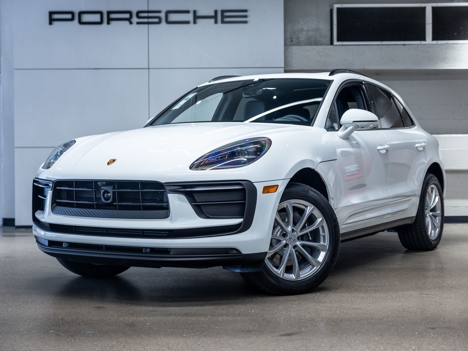 2026 Porsche Macan Base