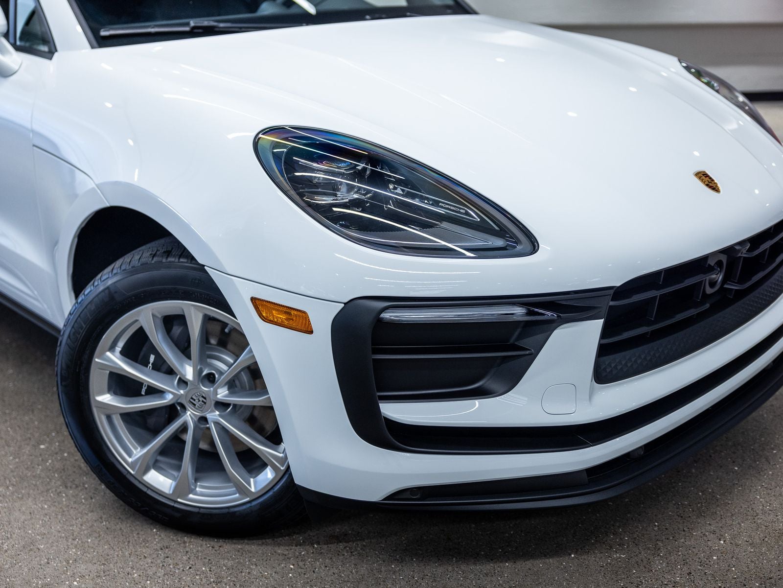 2026 Porsche Macan Base