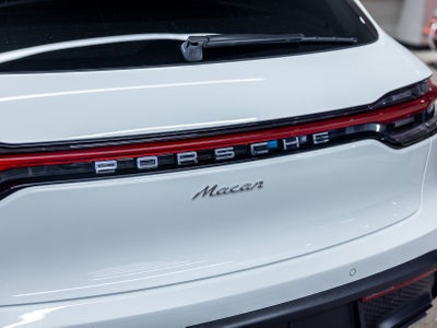 2026 Porsche Macan Base