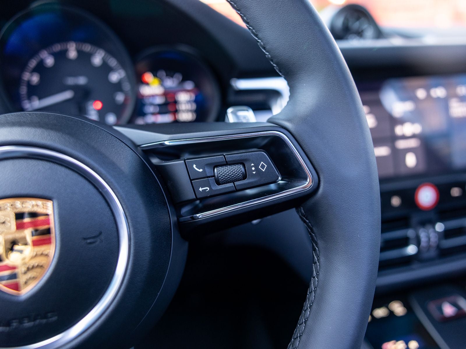 2026 Porsche Macan Base