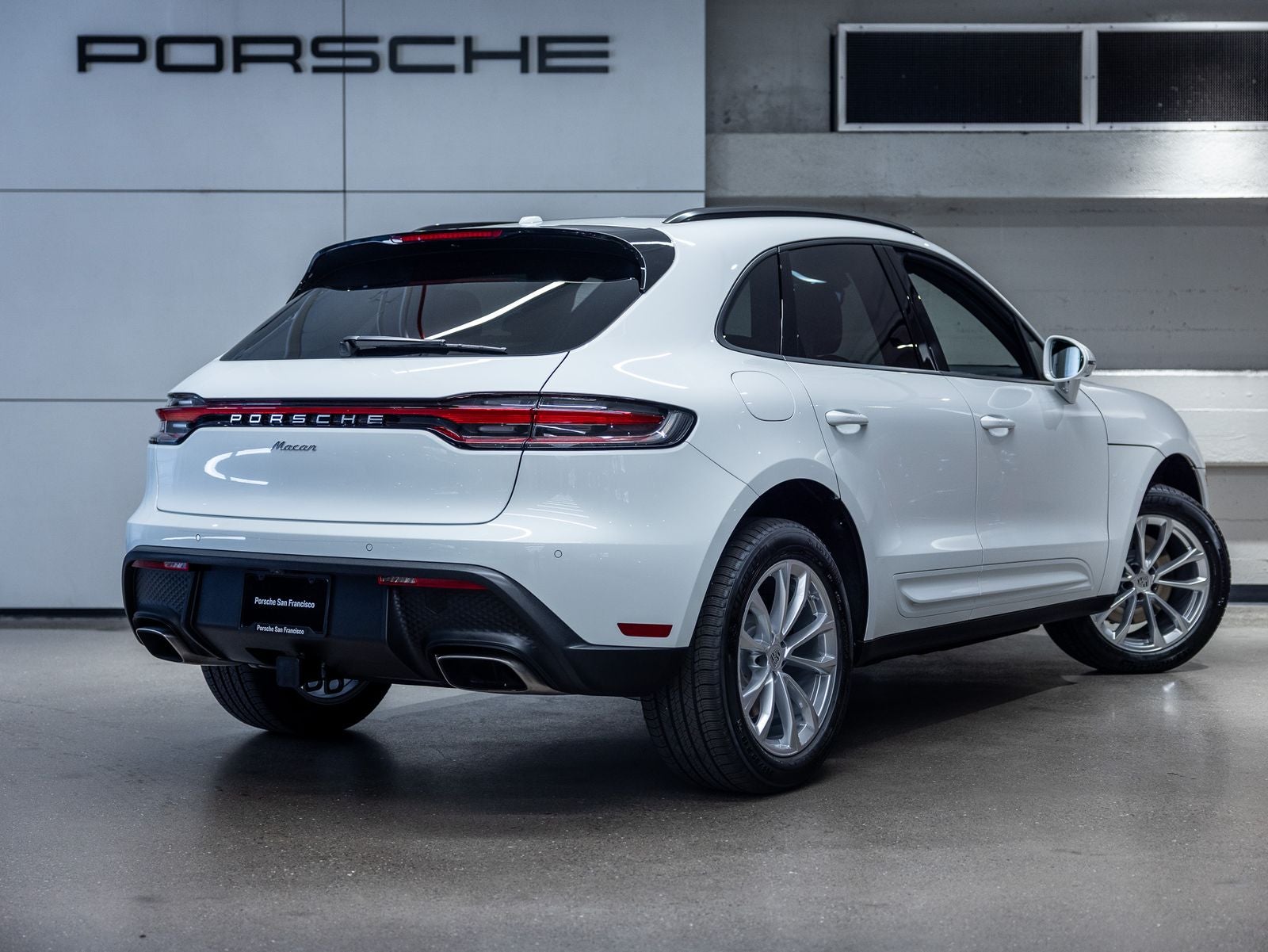 2026 Porsche Macan Base
