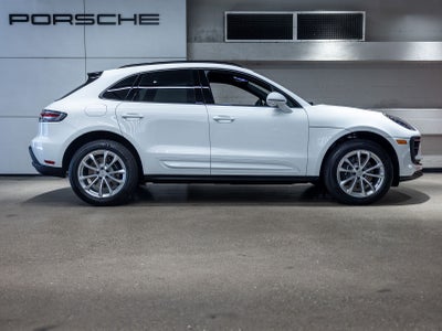 2026 Porsche Macan Base