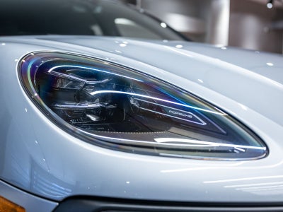 2025 Porsche Macan Base