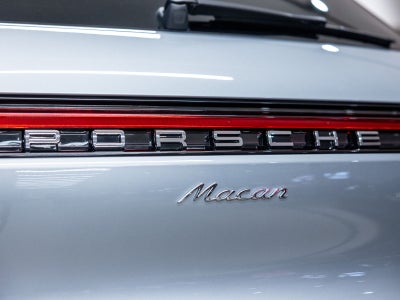 2025 Porsche Macan Base