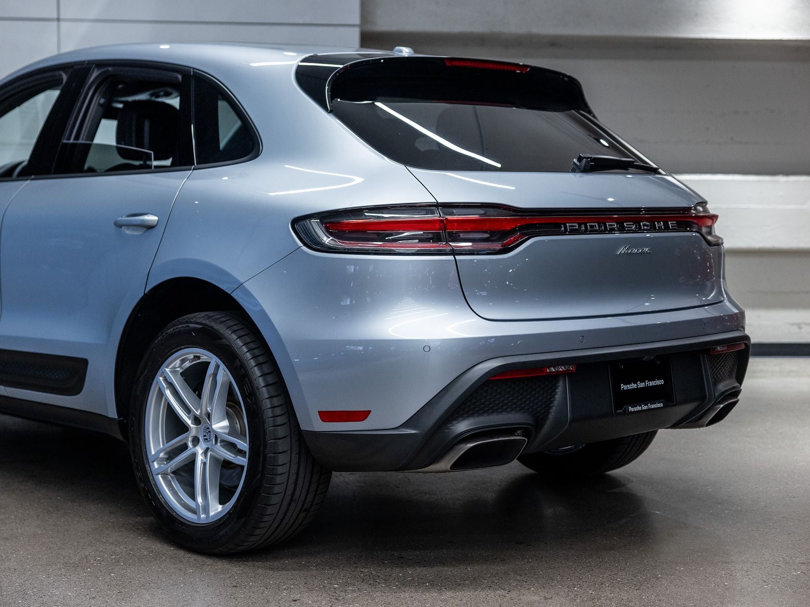 2025 Porsche Macan Base