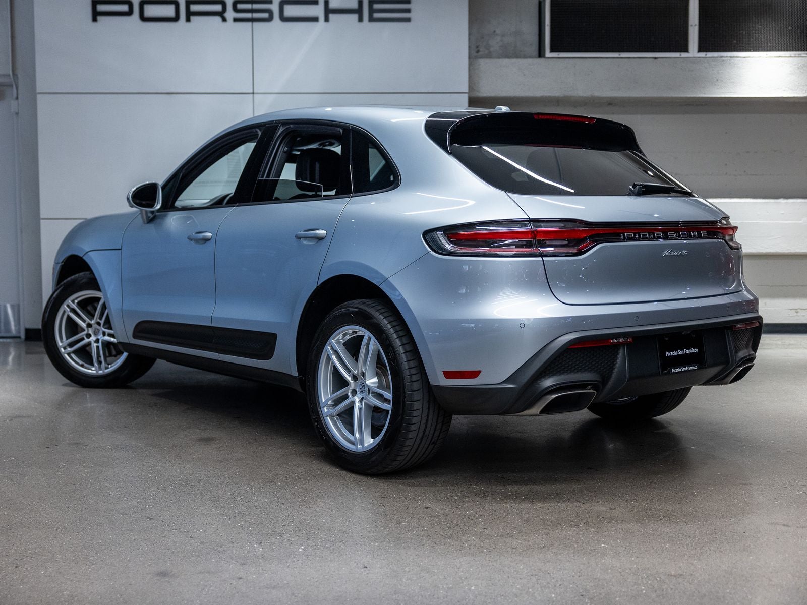 2025 Porsche Macan Base