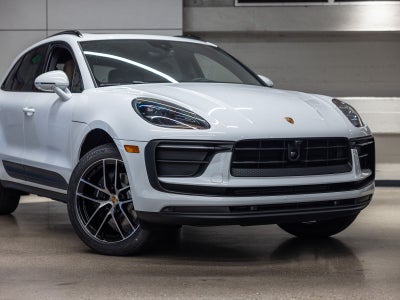 2025 Porsche Macan Base