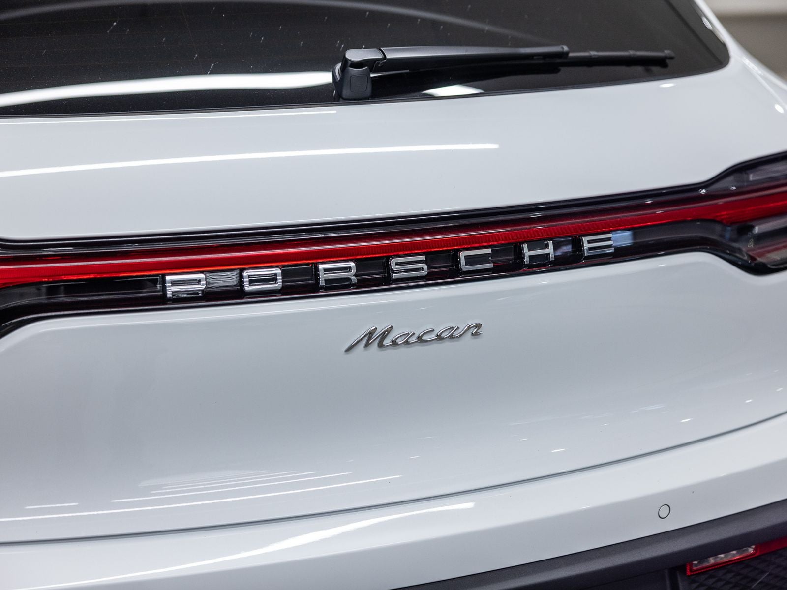 2025 Porsche Macan Base