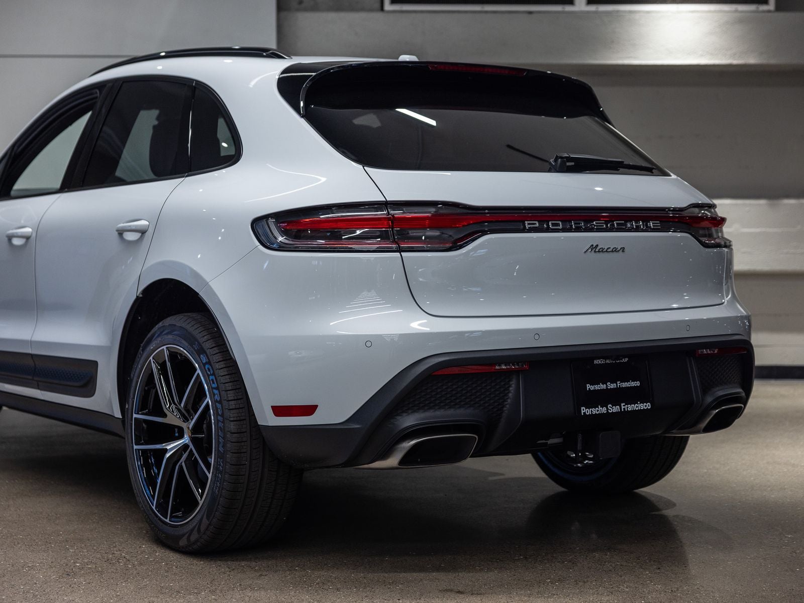 2025 Porsche Macan Base