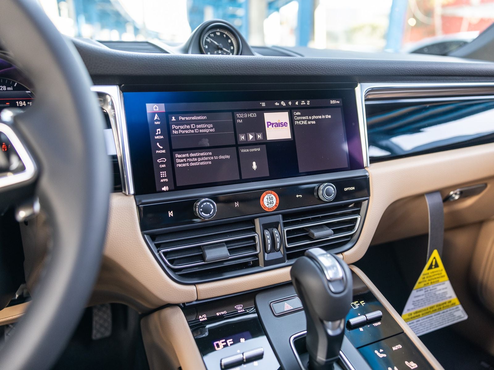 2025 Porsche Macan Base