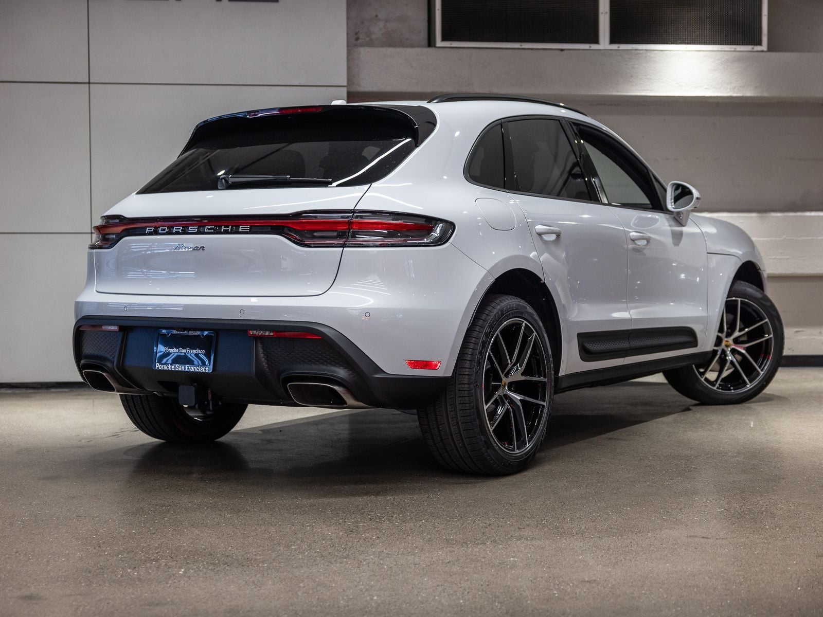 2025 Porsche Macan Base