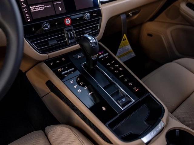 2025 Porsche Macan Macan