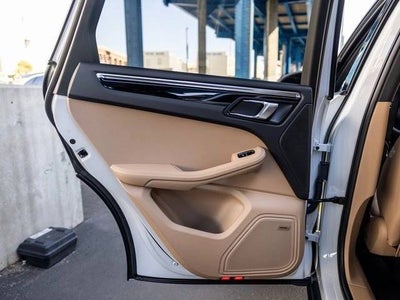 2025 Porsche Macan Macan