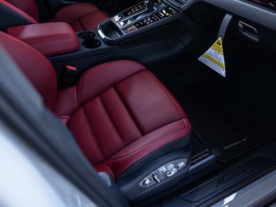 2026 Porsche Macan Macan