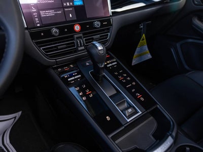 2026 Porsche Macan Macan