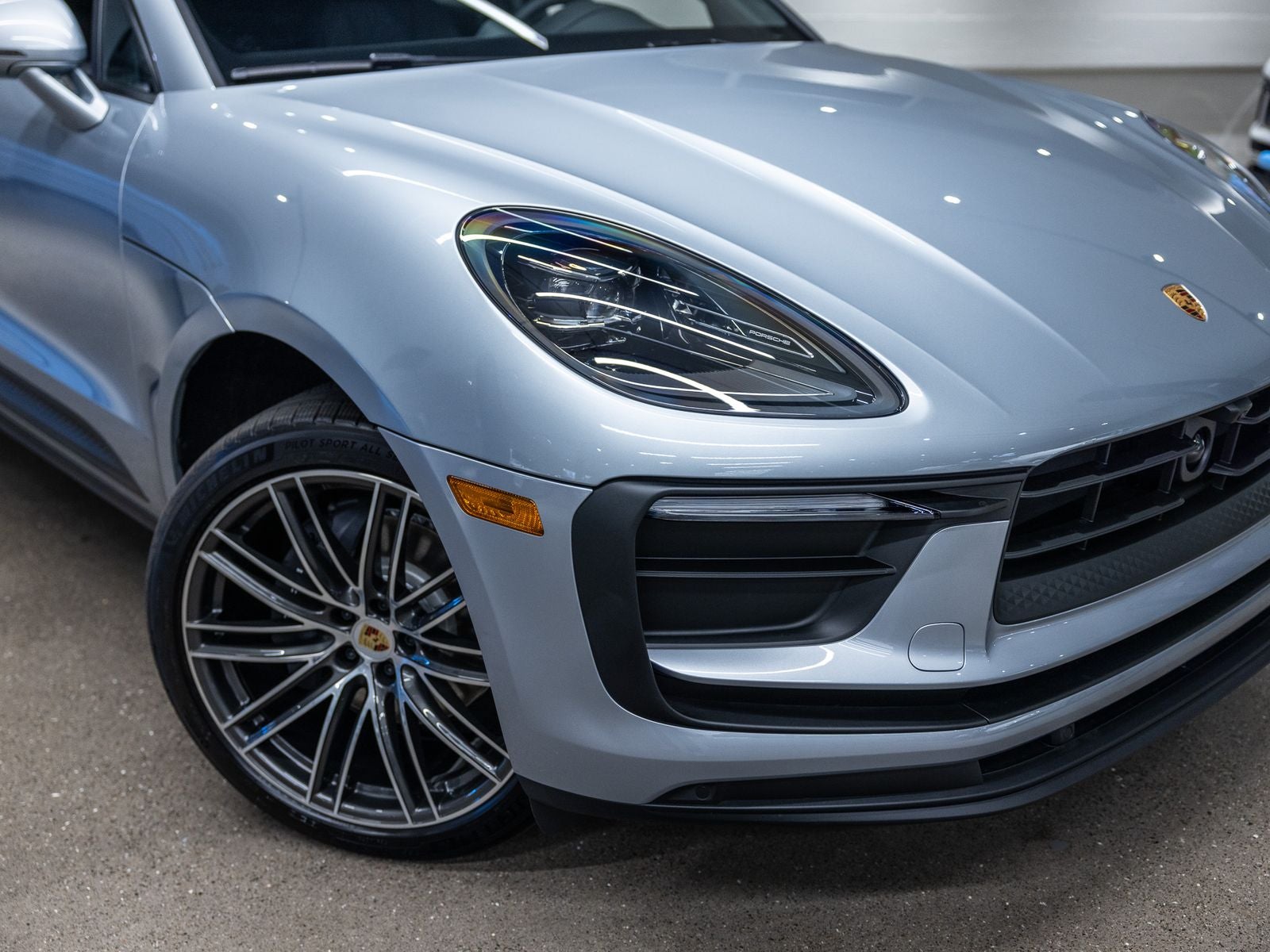 2026 Porsche Macan Base