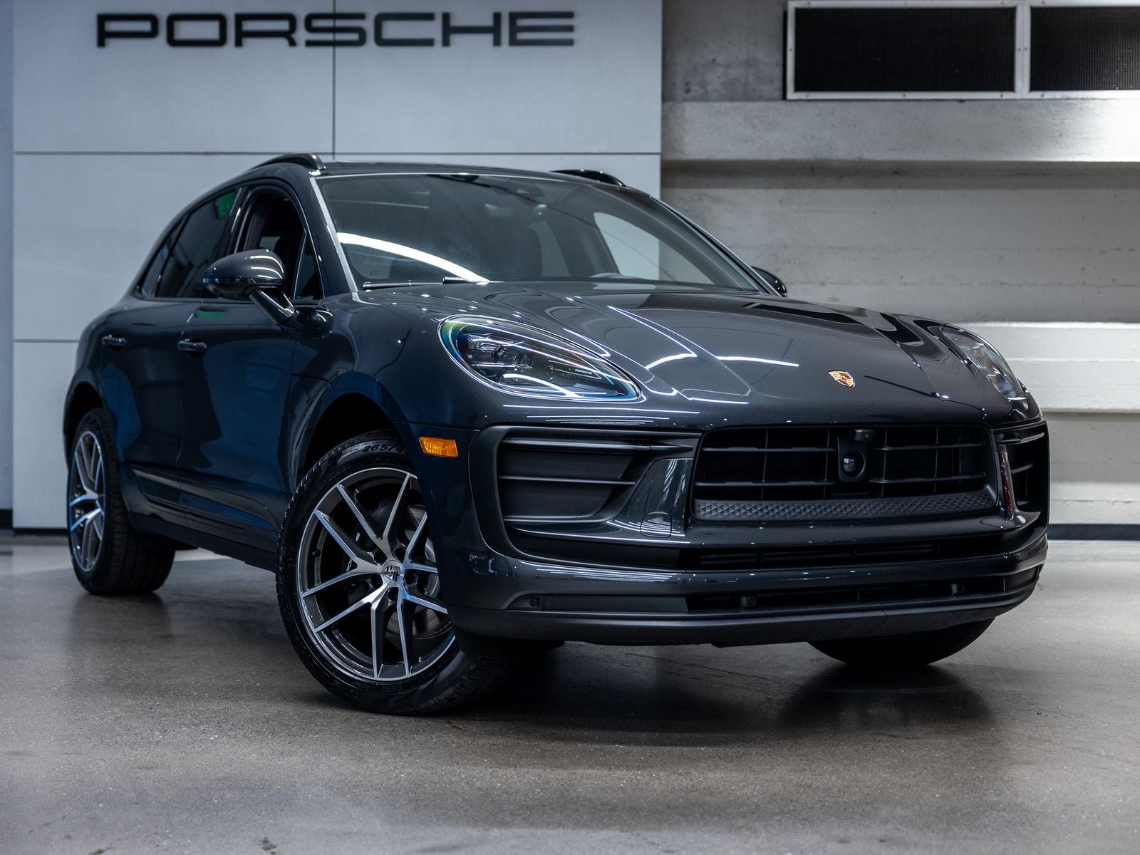 2026 Porsche Macan Base