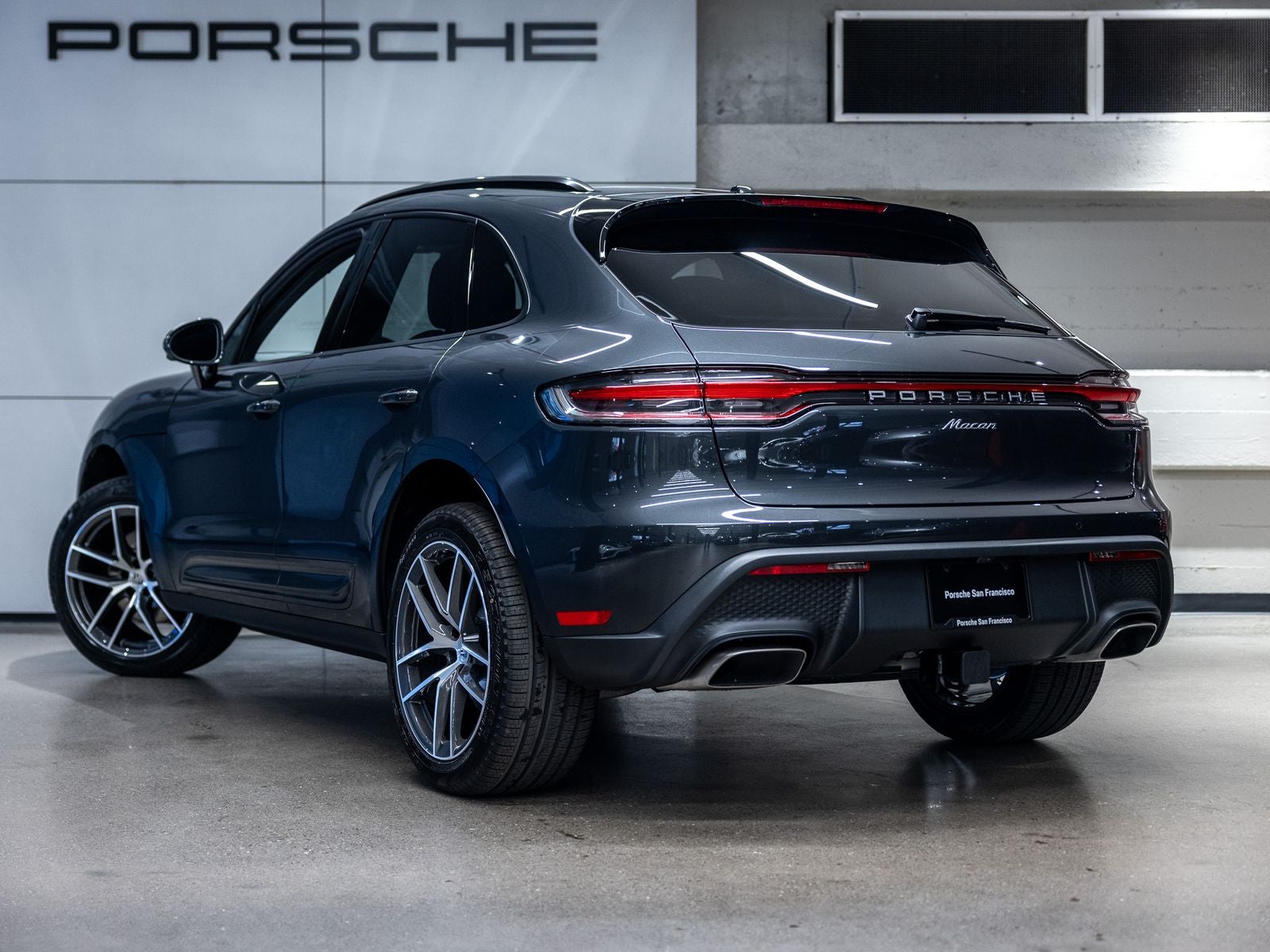 2026 Porsche Macan Base