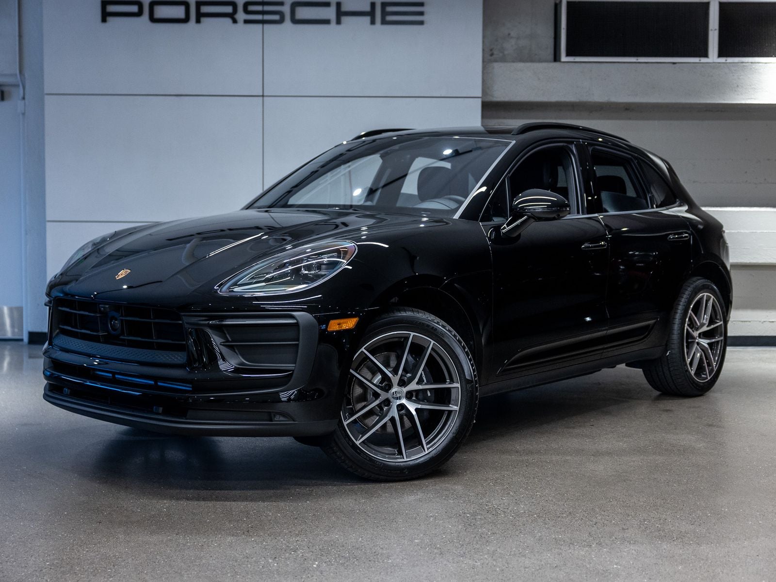 2026 Porsche Macan Base