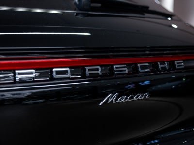 2026 Porsche Macan Base