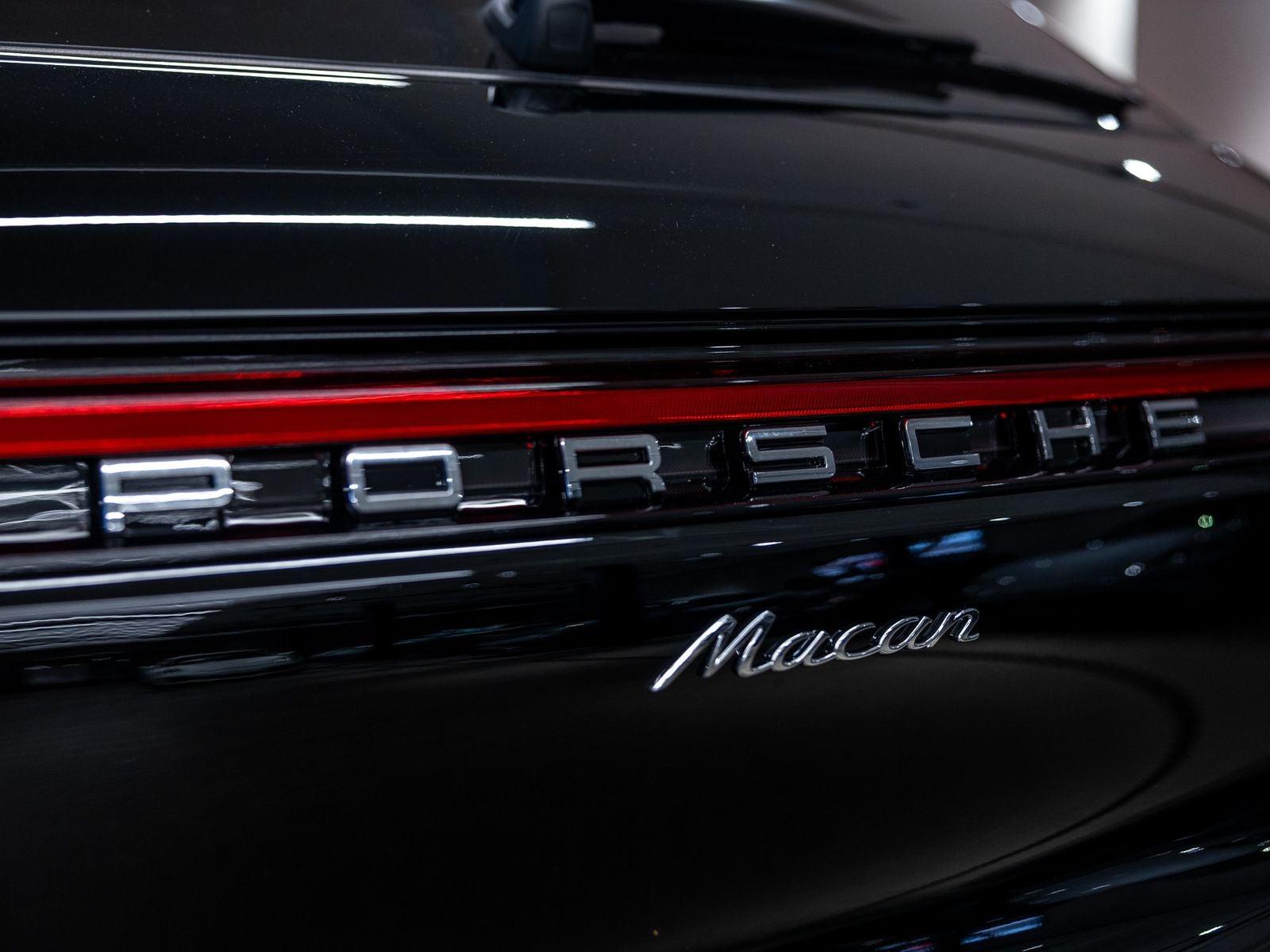 2026 Porsche Macan Base