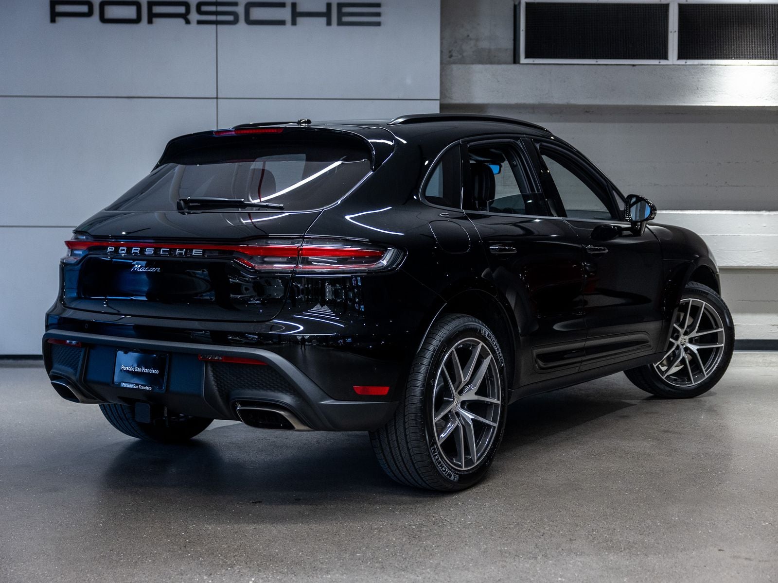 2026 Porsche Macan Base