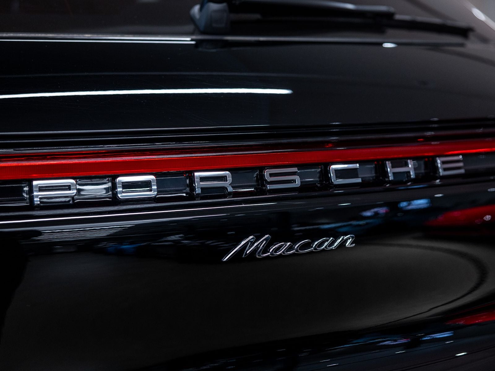 2026 Porsche Macan Base