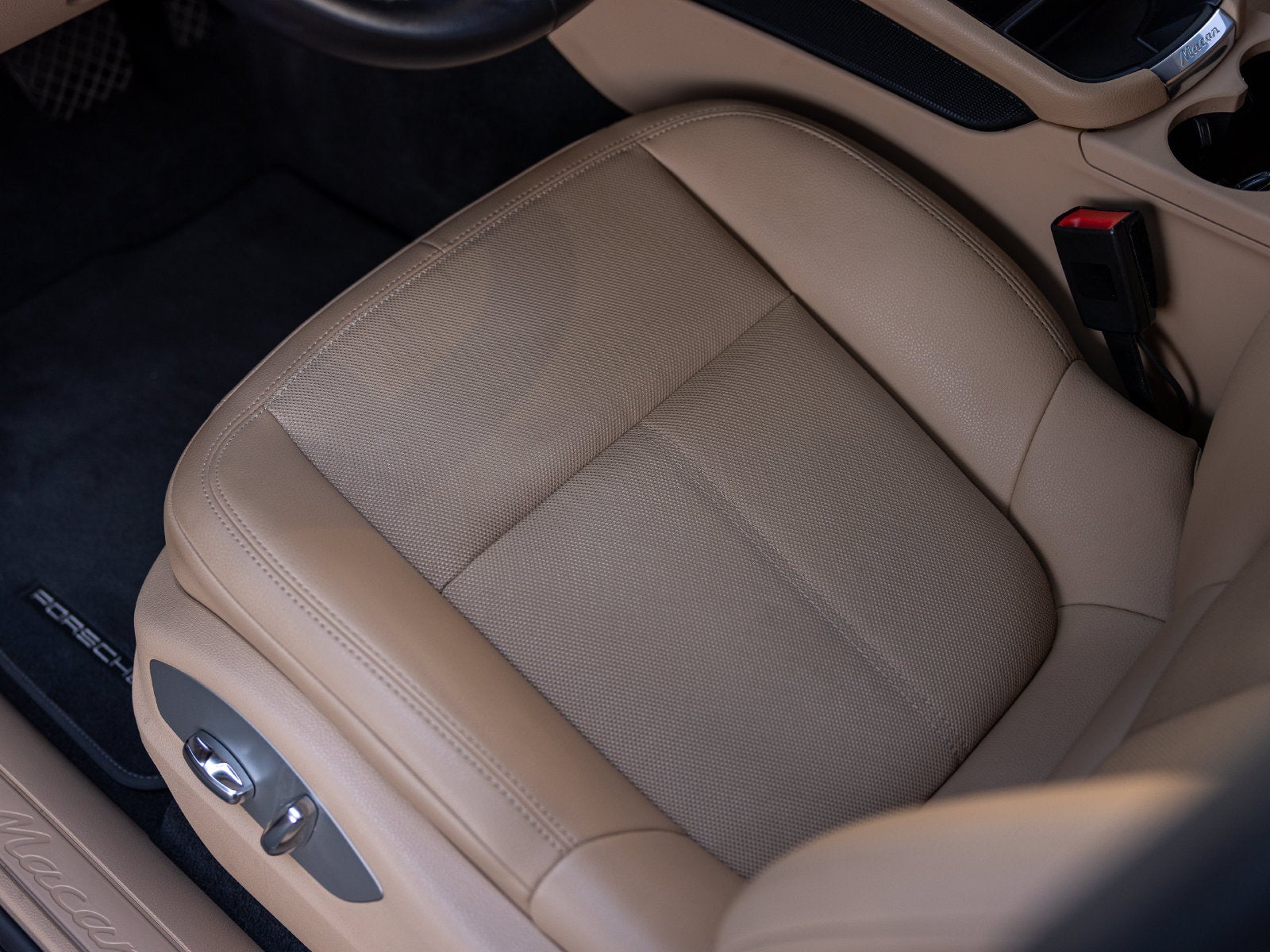 2023 Porsche Macan Macan