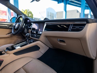 2023 Porsche Macan Macan