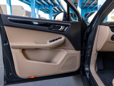 2023 Porsche Macan Macan