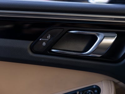 2023 Porsche Macan Macan