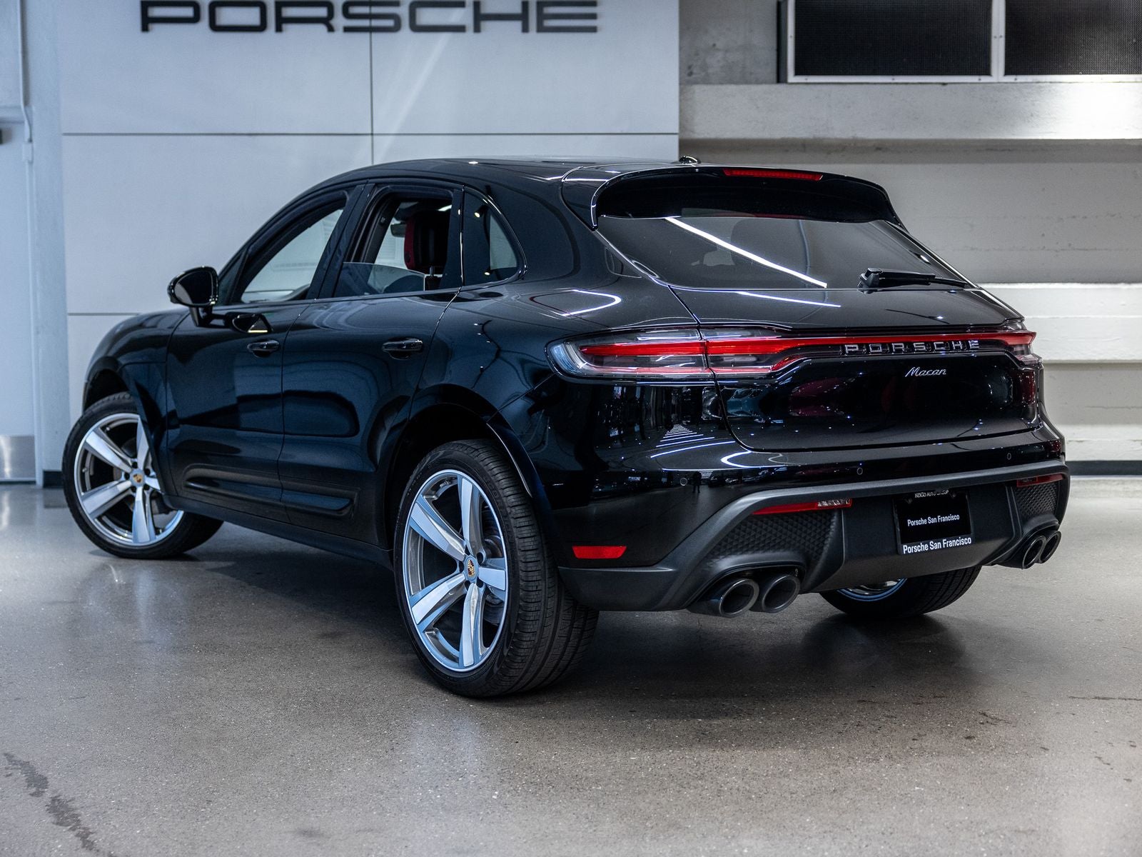 2025 Porsche Macan Base