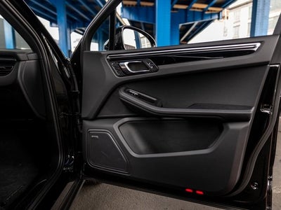 2025 Porsche Macan Macan