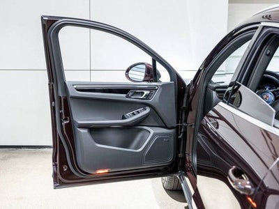 2025 Porsche Macan Macan