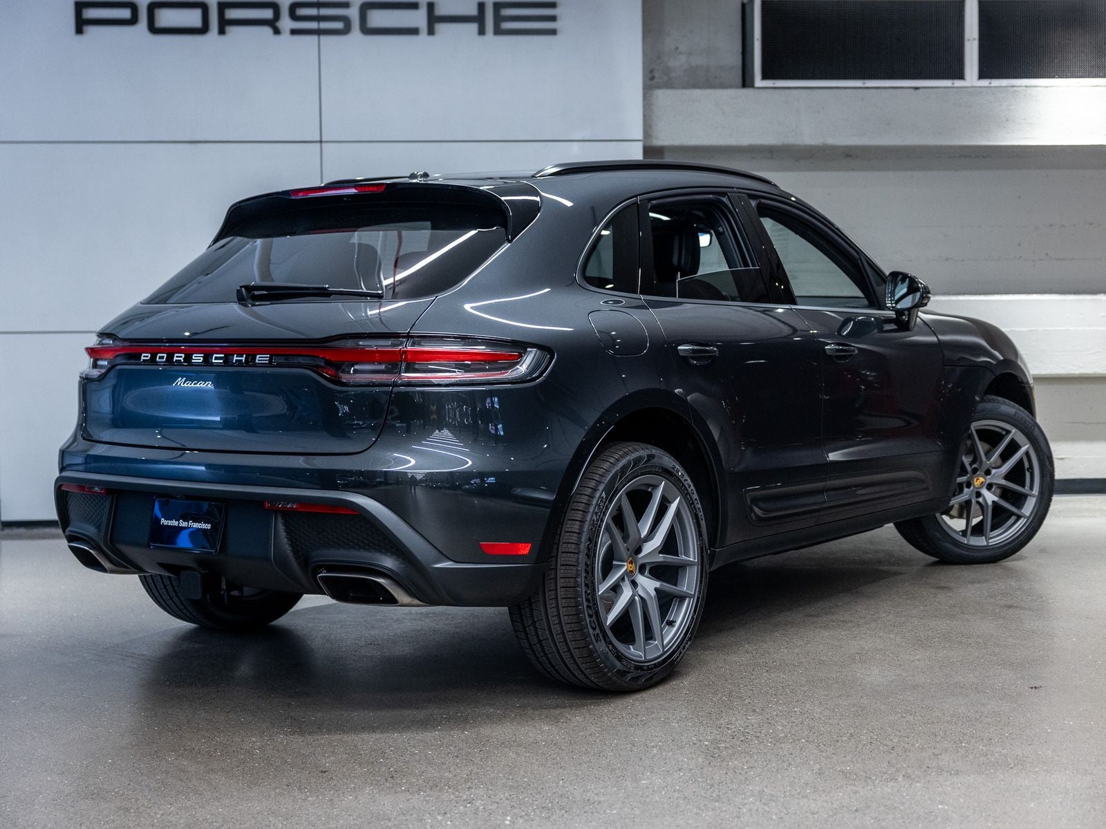 2026 Porsche Macan Base