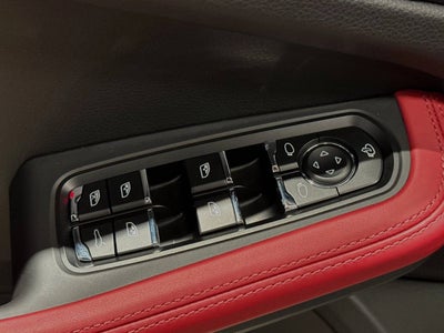 2025 Porsche Macan Macan