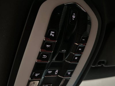 2025 Porsche Macan Macan