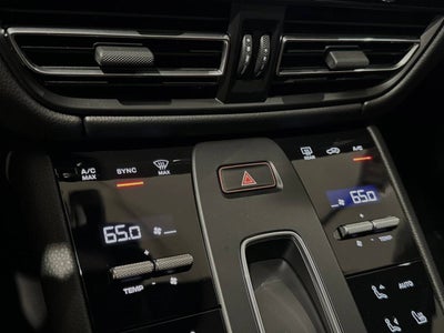 2025 Porsche Macan Macan