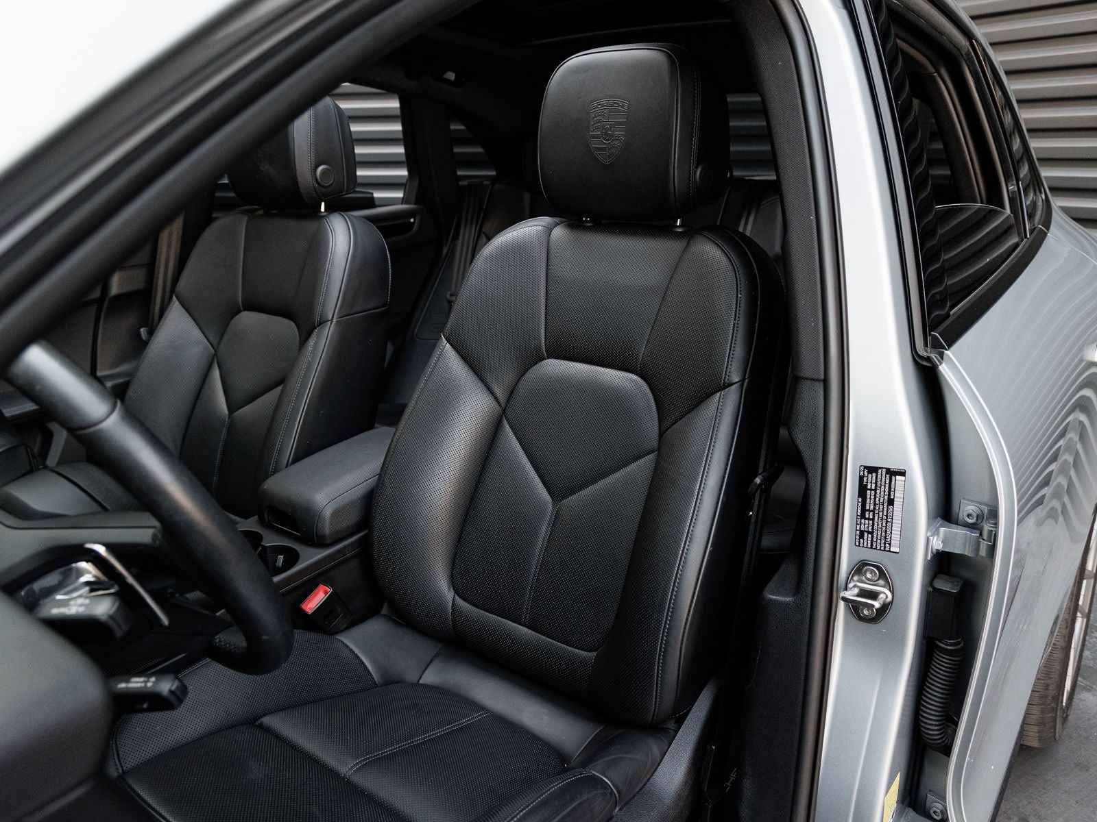 2025 Porsche Macan Base