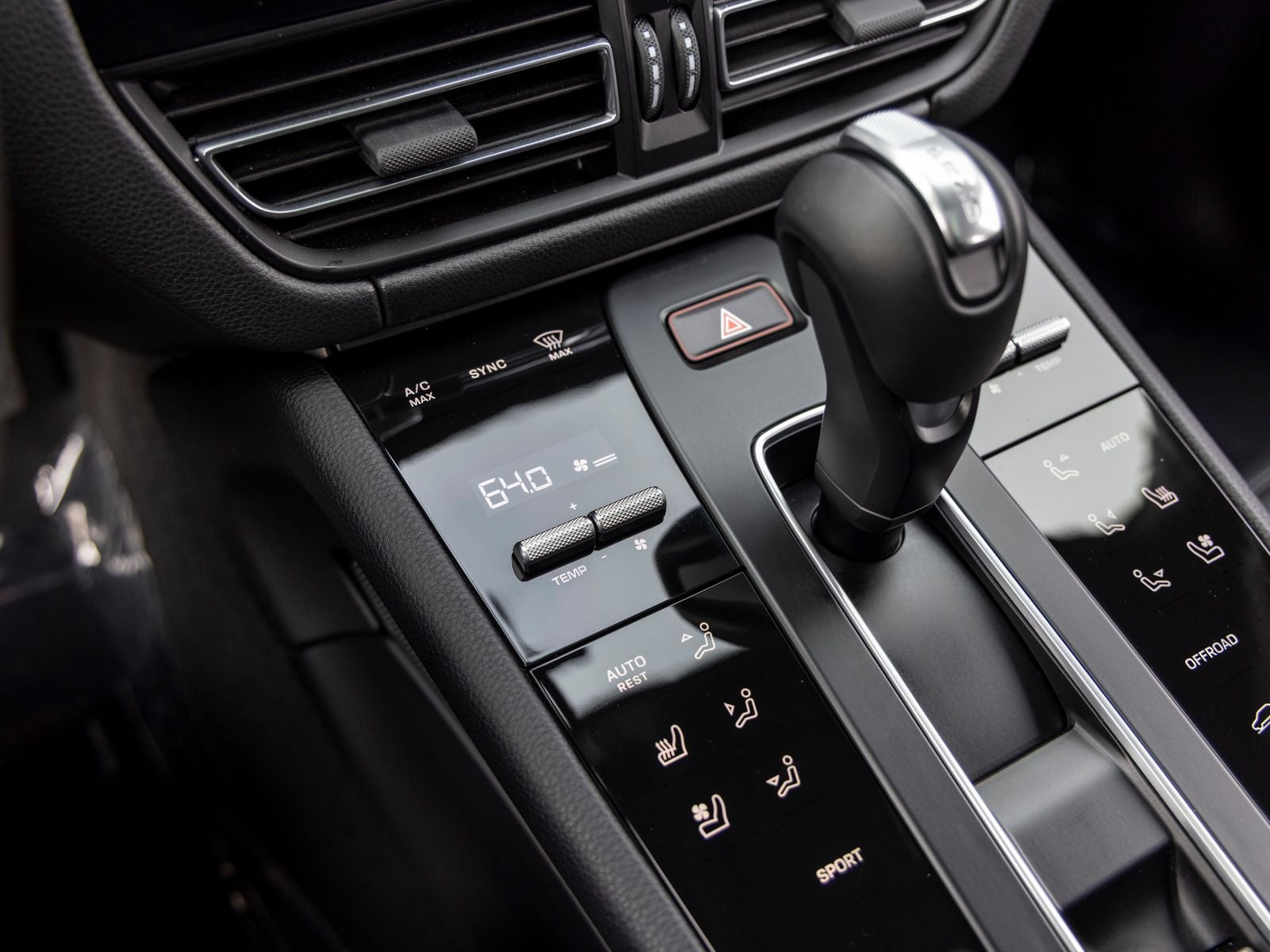 2026 Porsche Macan Base