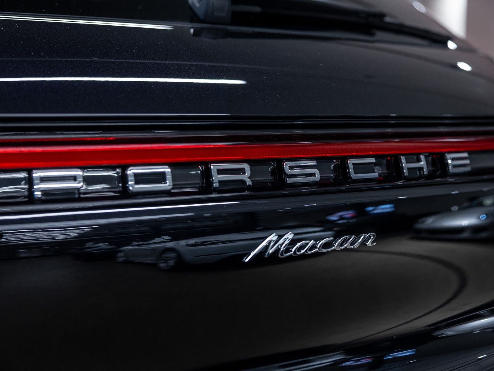 2026 Porsche Macan Base